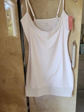NWT- YUMMIE Heather Thomson -Nude-Scoop Neck Shaping Cami with Adjustable Straps